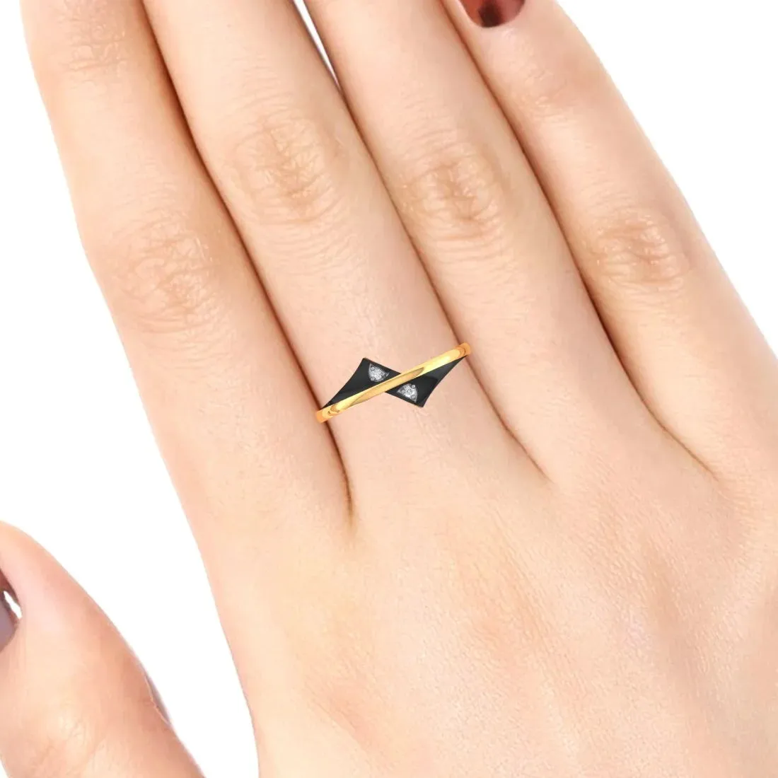 14K Gold Ring Curved Lines Design With Black Inlay And Embedded Stone Detailing (Size 12)