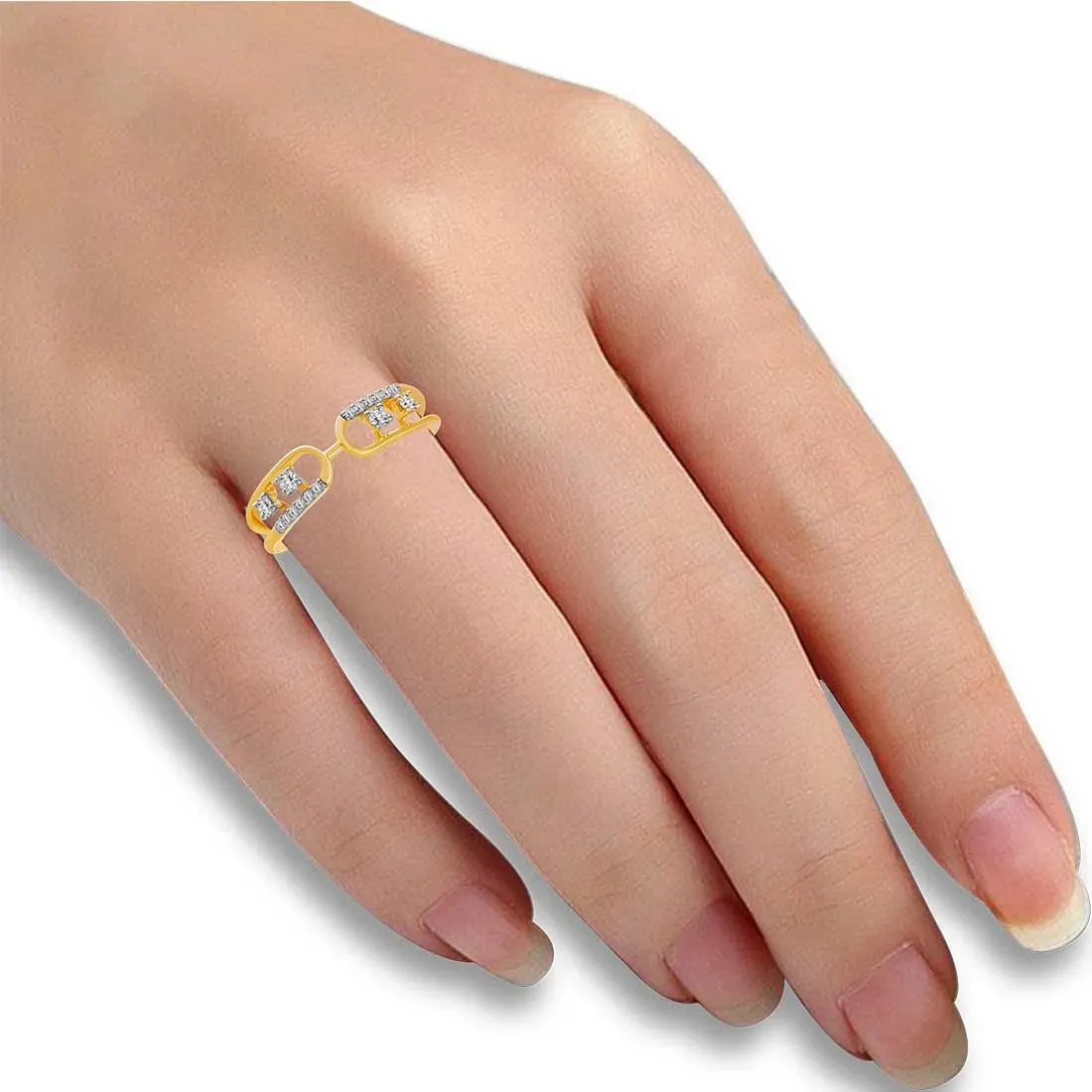 14K Gold Ring With Linked Paper Clips Design And Diamond-studded Accents