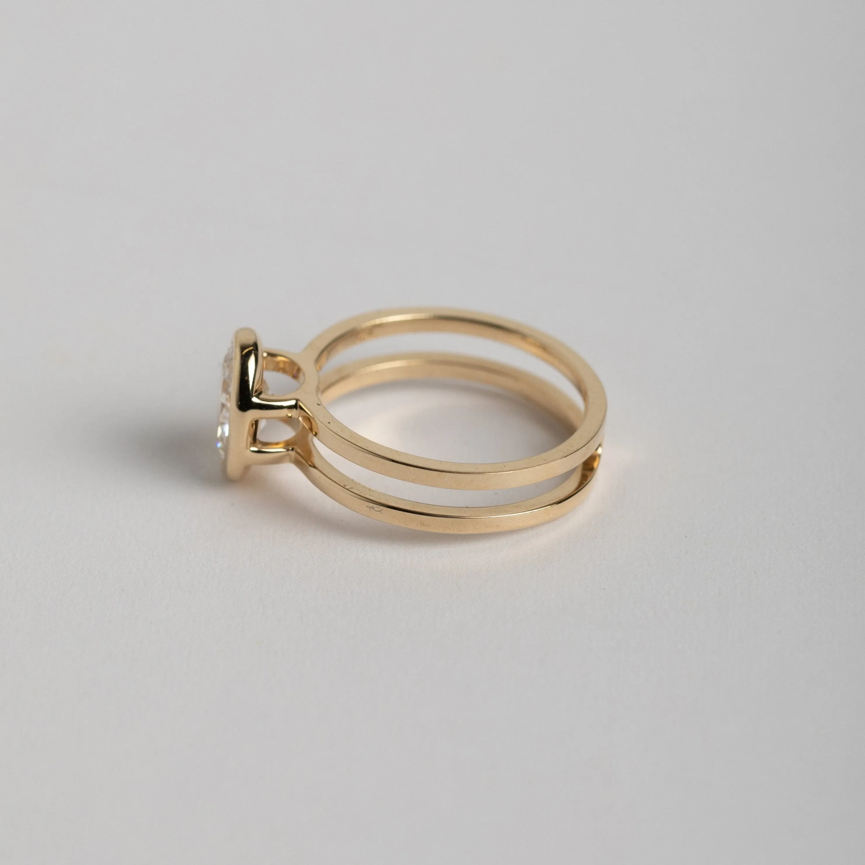 Benu Ring with 1.17ct Lab-grown Diamond in Gold