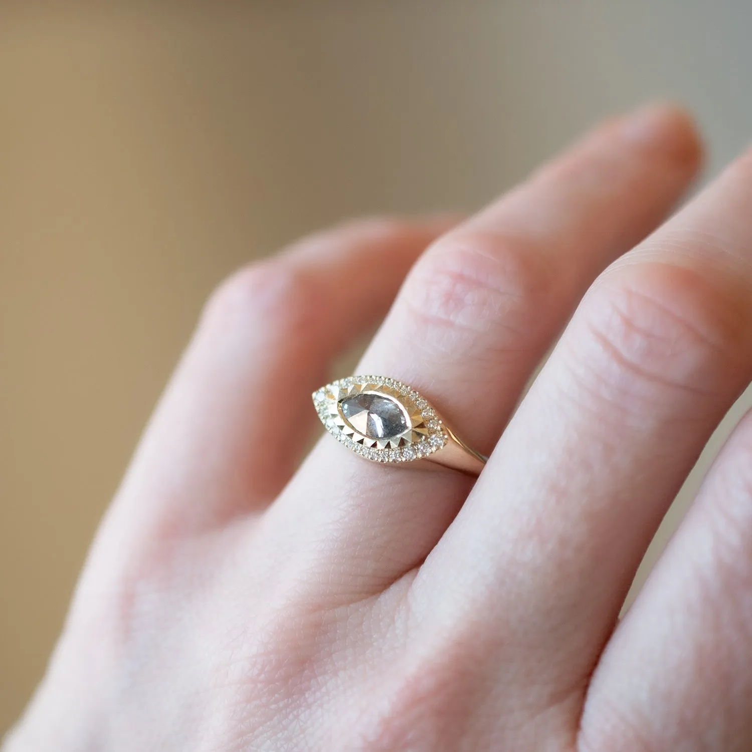 Deco Eye Diamond Signet VIII