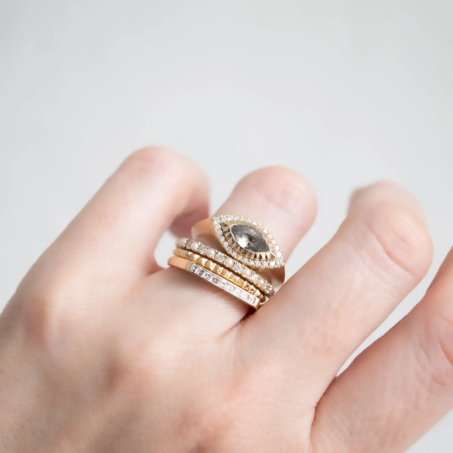 Deco Eye Diamond Signet VIII