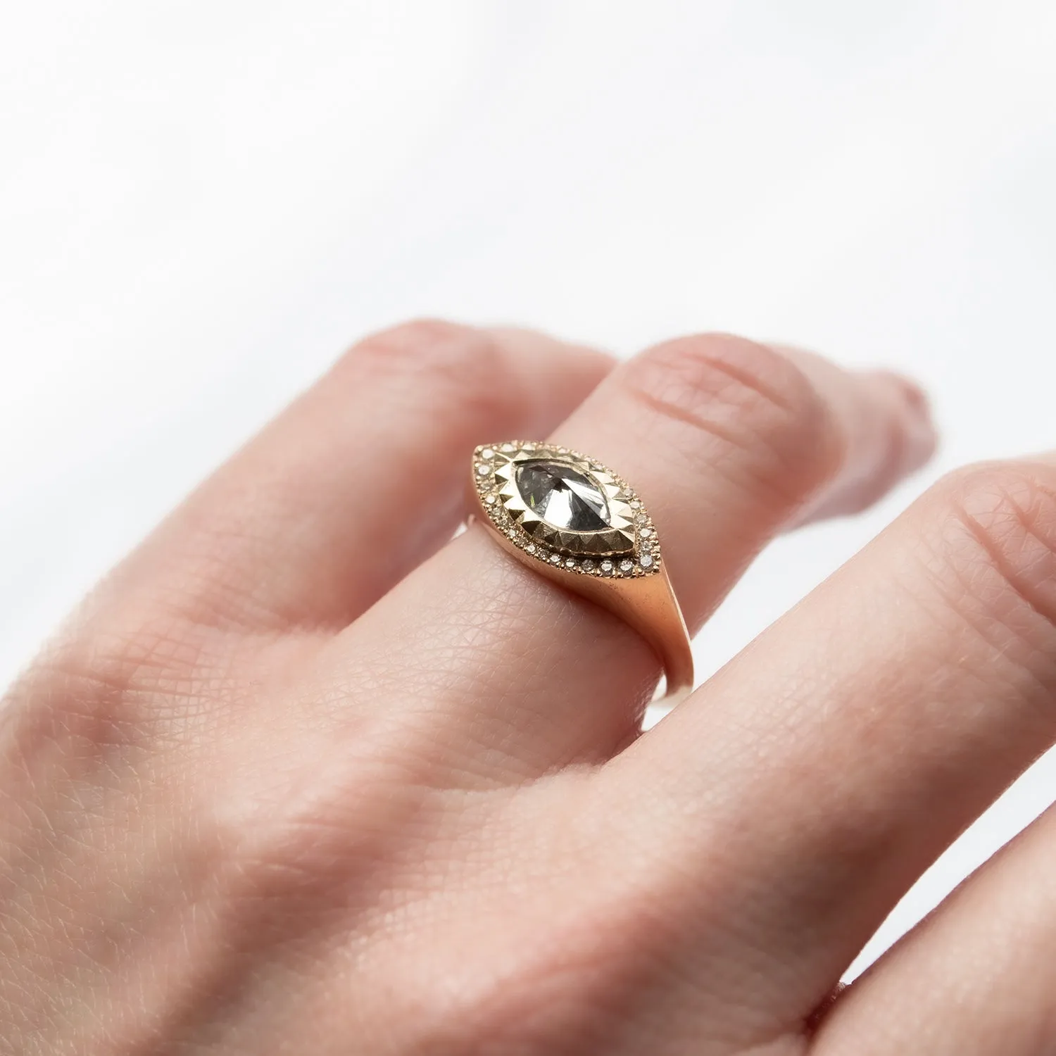 Deco Eye Diamond Signet VIII