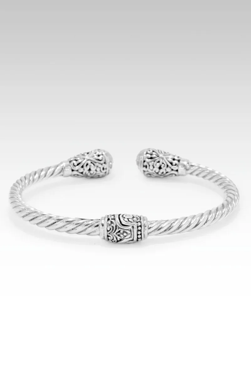 Faith Over Fear Tip-to-Tip Bracelet? in Janyl Adair