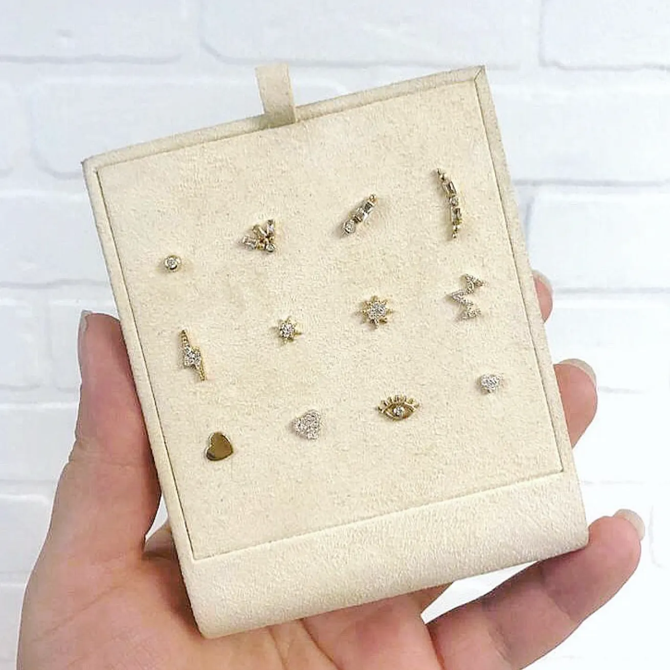 Icon Heart Earring Studs - Gold