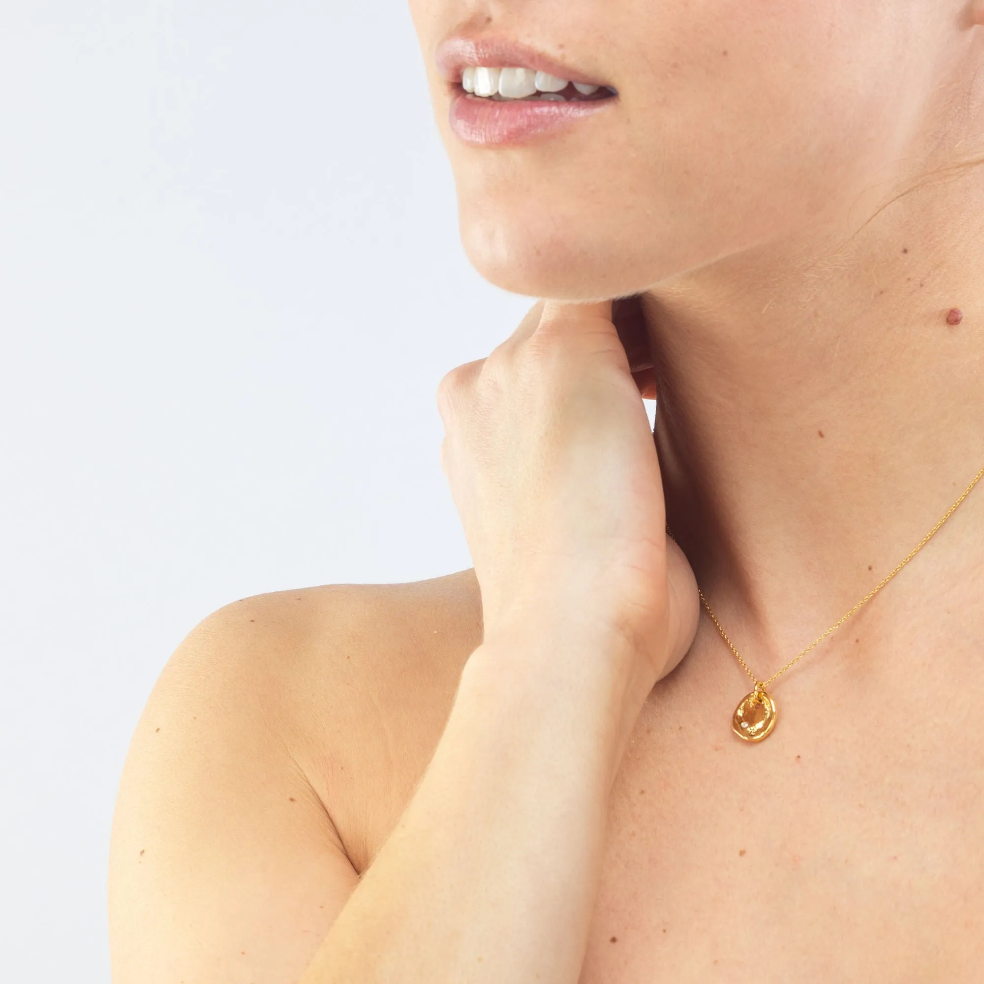 Kiki Gold Plated Necklace w. Sapphire