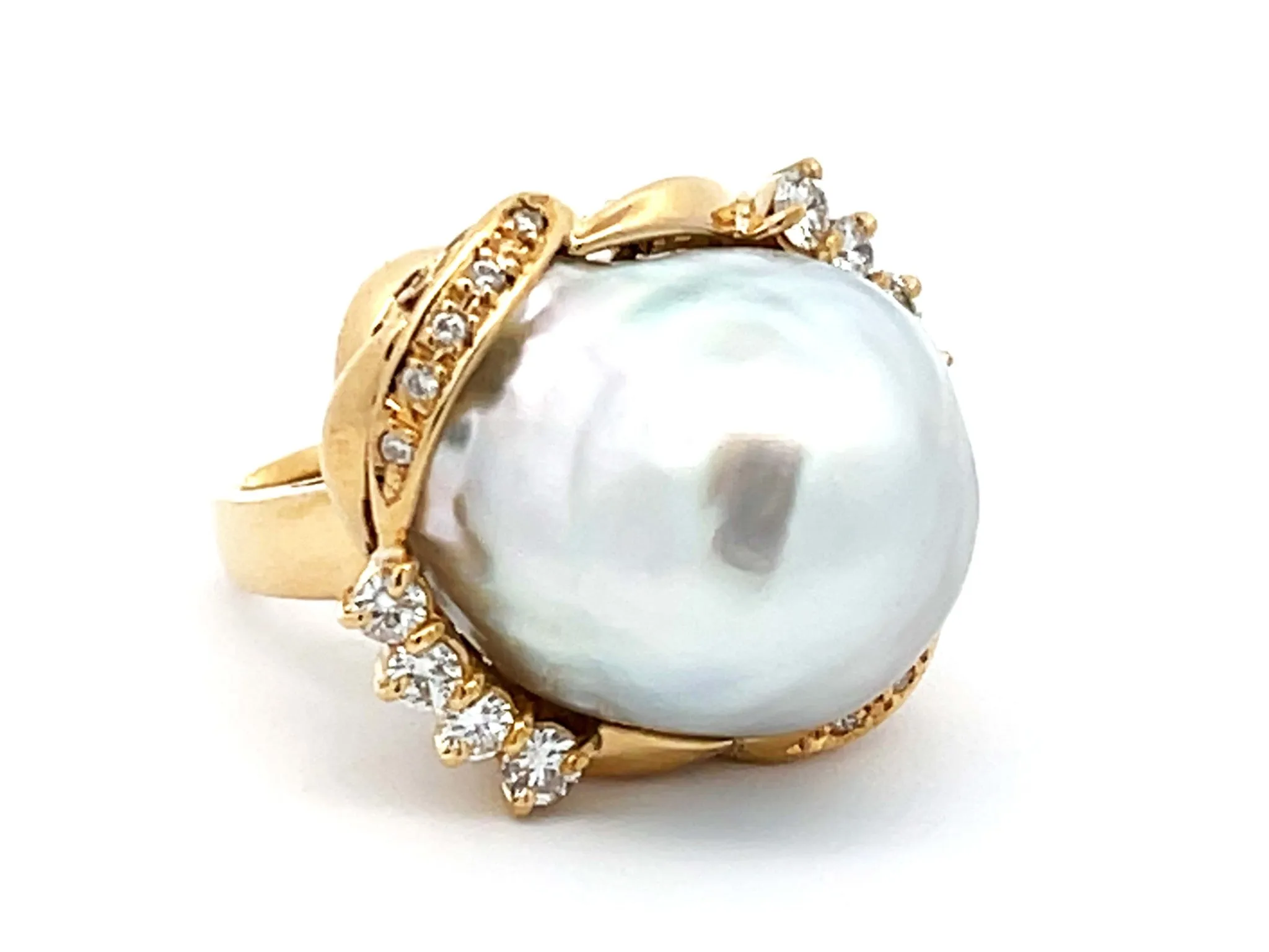 Large Silver Baroque Pearl and Diamond Vintage Ring in 18K Yellow Gold