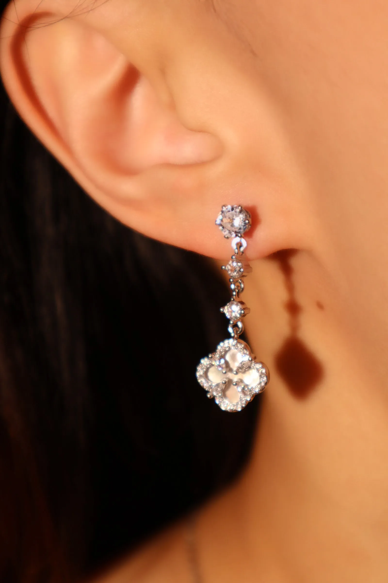 Lucky Leaf Shell Pearls Earrings