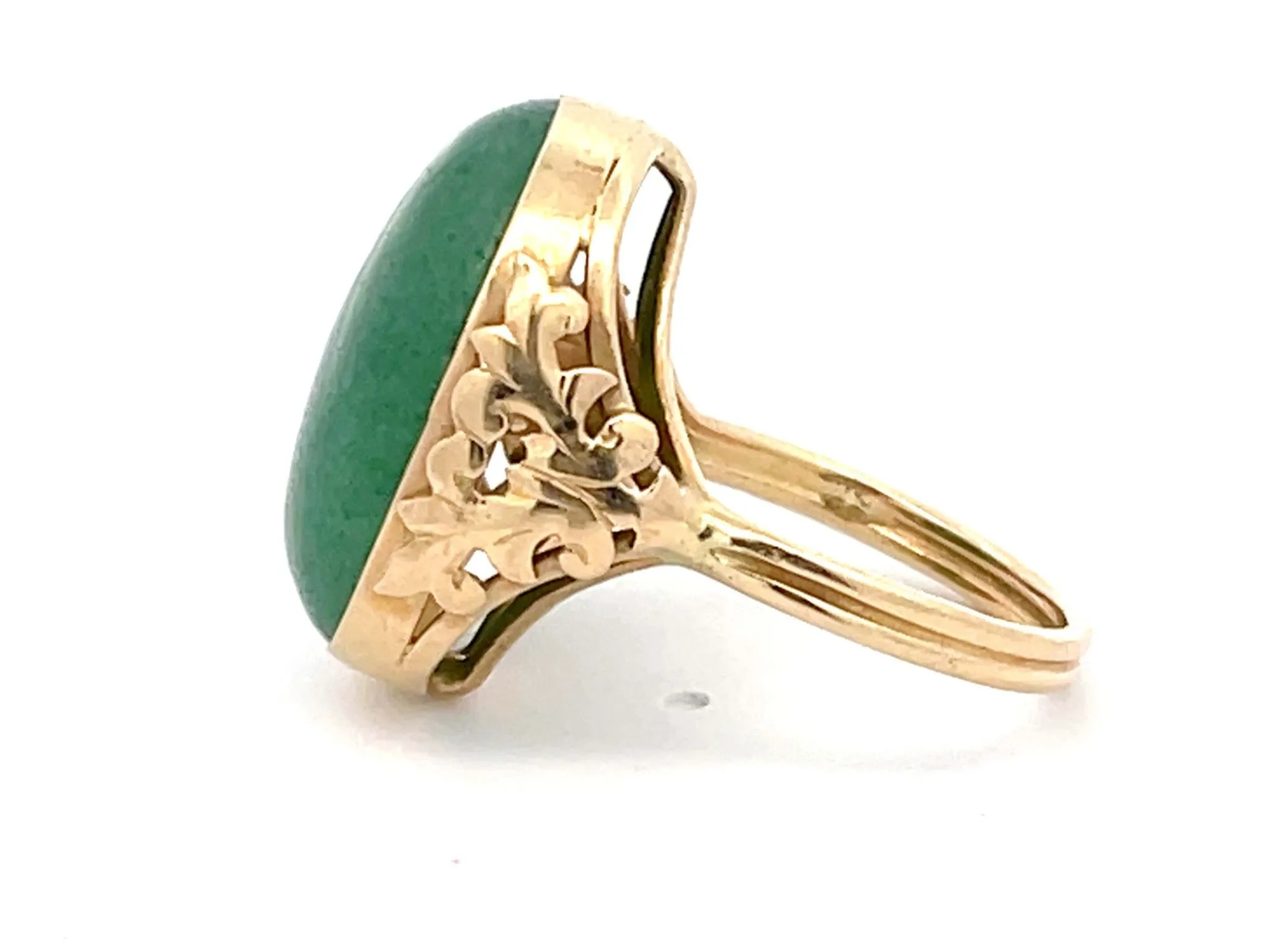 Mings Green Jade Ring in 14k Yellow Gold