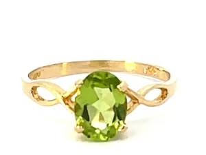 Oval Peridot Ring in 14k Yellow Gold