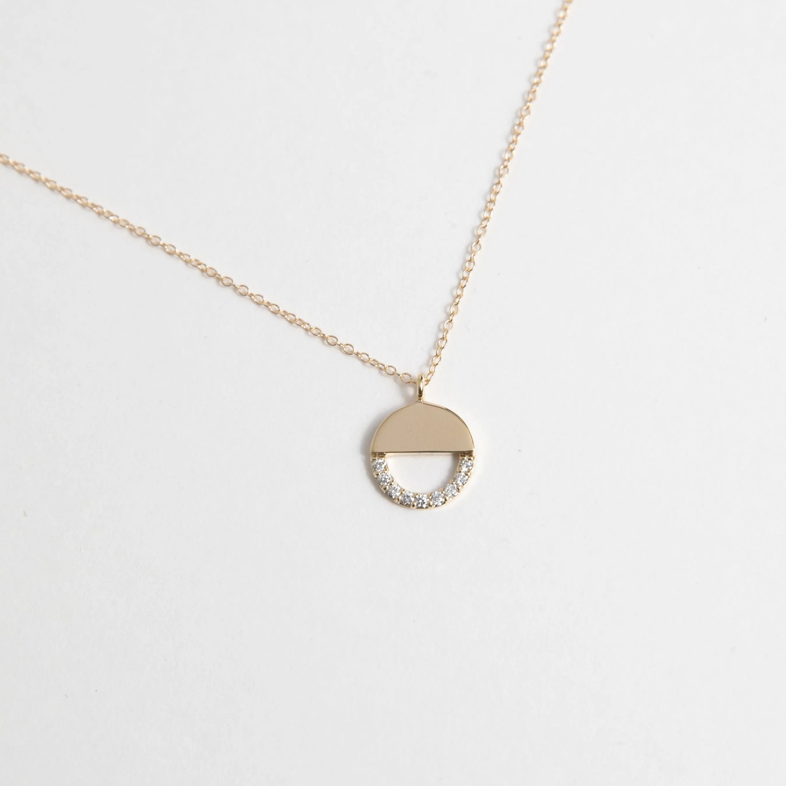 Vida Necklace